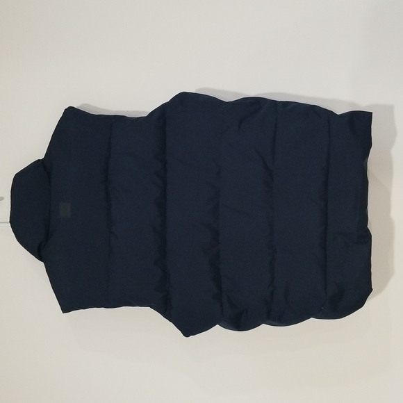 Kids Navy Puffer Vest in Medium - Picture 2 of 4